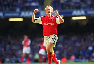 Ray Parlour's Historic Goal: Arsenal Secures FA Cup Victory over Chelsea (4-5-2002, The Millennium Stadium, Cardiff, Wales)