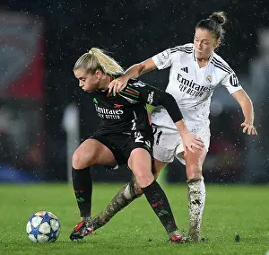 Real Madrid CF v Arsenal FC - UEFA Women's Champions League Quarter Finals First Leg Real Madrid CF v Arsenal FC - UEFA Women's Champions League Quarter Finals First Leg