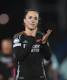 Real Madrid CF v Arsenal FC - UEFA Women's Champions League Quarter Finals First Leg Real Madrid CF v Arsenal FC - UEFA Women's Champions League Quarter Finals First Leg