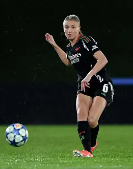 Real Madrid CF v Arsenal FC - UEFA Women's Champions League Quarter Finals First Leg Real Madrid CF v Arsenal FC - UEFA Women's Champions League Quarter Finals First Leg