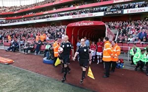 Images Dated 4th April 2009: Referee Howard Webb walks out before the match. Arsenal 2: 0 Manchester City