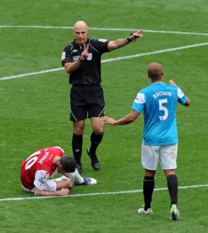 Arsenal V Sunderland 2011-12 Prints: Referee Howard Webb Warns Wes Brown for Foul on Robin van Persie during Arsenal's 2-1 Victory over Sunderland