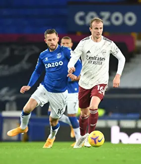 Rising Above: Holding Outsmarts Sigurdsson in Everton vs Arsenal Clash (Premier League 2020-21)