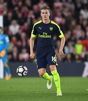 Images Dated 10th May 2017: Rob Holding in Action: Southampton vs Arsenal, Premier League 2016-17