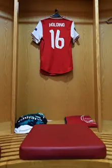 Rob Holding Prepares for Arsenal's Europa League Battle against Vitoria Guimaraes