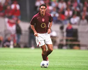 Robert Pires in Action: Arsenal's Victory over Porto at the Amsterdam Tournament, 2005