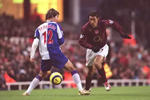 Robert Pires (Arsenal) nutmegs Morten Gamst Pedersen (Blackburn)