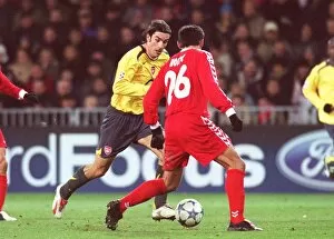 Images Dated 24th November 2005: Robert Pires (Arsenal) Selver Hodzic (Thun). FC Thun 0: 1 Arsenal