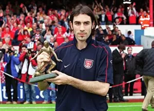 Arsenal v Everton Collection: Robert Pires recieves the Football Writers player of the Year award