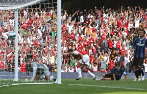 Arsenal v Inter Milan 2007-08 Gallery: Robin van Perise scores Arsenals 2nd goal