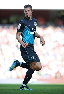 Arsenal V Boca Juniors 2011-12 Prints: Robin van Persie in Action: Arsenal vs. Boca Juniors, Emirates Cup 2011