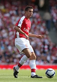 Arsenal v Portsmouth 2009-10 Collection: Robin van Persie (Arsenal)