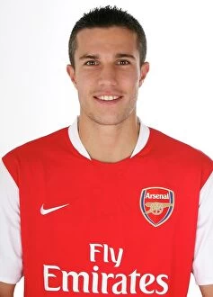 1st Team Player Images 2007-8 Collection: Robin van Persie with Arsenal: 1st Team Photocall at Emirates Stadium (August 2007)