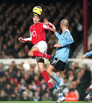 Robin van Persie (Arsenal) Antoine Sibierski (Man City)