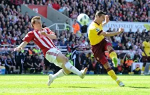 Images Dated 8th May 2011: Robin van Persie (Arsenal) Dean Whitehead (Stoke). Stoke City 3: 1 Arsenal
