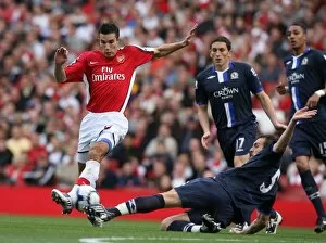 Images Dated 4th October 2009: Robin van Persie (Arsenal) Gael Givet (Blackburn)