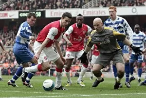 Arsenal v Reading 2007-8 Collection: Robin van Persie (Arsenal) Graeme Murty, Marcus Hahnemann and Dave Kitson (Reading)