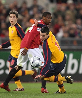AS Roma v Arsenal 2008-9 Collection: Robin van Persie (Arsenal) Juan (Roma)
