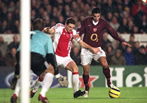 Arsenal v Ajax 2005-6 Collection: Robin van Persie (Arsenal) Thomas Vermaelen (Ajax). Arsenal 0: 0 Ajax