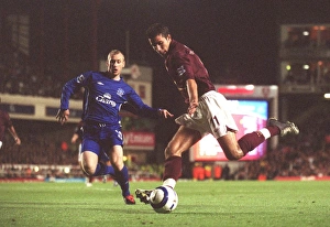 Robin van Persie (Arsenal) Tony Hibbert (Everton). Arsenal 2:0 Everton