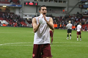 Images Dated 1st October 2007: Robin van Persie celebrates at the end of the match