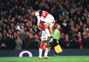 Robin van Persie celebrates scoring his 1st goal Arsenals 3rd from the penalty spot with Thierry Henry. Arsenal 4: 0 Charlton Athletic. FA Premiership. Emirates Stadium, London, 2 / 1 / 07. Credit: Arsenal Football Club /