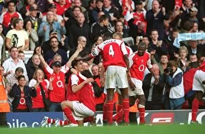 Images Dated 2nd December 2005: Robin van Persie celebrates scoring Arsenals 2nd goal with Lauren