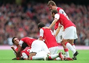 Images Dated 28th October 2006: Robin van Persie celebrates scoring Arsenals goal from a free kick