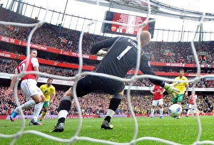 Arsenal v Norwich City 2011-12 Gallery: Robin van Persie scores his 1st goal for Arsenal past John Ruddy (Norwich)