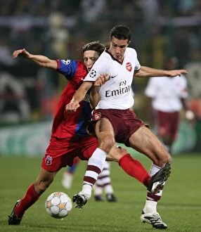 Images Dated 3rd October 2007: Robin van Persie Scores for Arsenal in 0:1 Win over Steaua Bucharest, UEFA Champions League