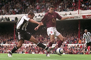 Robin van Persie scores Arsenals 2nd goal under pressure from Steven Taylor Robin van Persie scores Arsenals 2nd goal under pressure from Steven Taylor