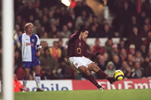 Arsenal v Blackburn Rovers 2005-6 Collection: Robin van Persie scores Arsenals 3rd goal. Arsenal 3: 0 Blackburn Rovers