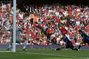 Robin van Persie Scores Arsenal's Second Goal: Arsenal 2-1 Inter Milan, Emirates Cup 2007