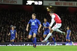 Images Dated 10th December 2011: Robin van Persie Scores the Winner: Arsenal vs. Everton, Premier League 2011-12