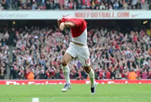 Arsenal V Sunderland 2011-12 Prints: Robin van Persie's Brace: Arsenal Takes 2-1 Lead Over Sunderland in Premier League