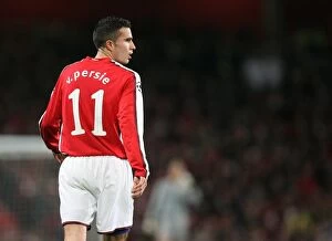 Images Dated 4th November 2009: Robin van Persie's Brilliant Performance: Arsenal's 4-1 Victory in Champions League Group H