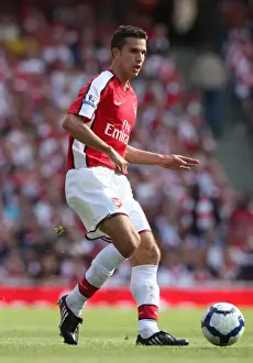 Robin van Persie's Brilliant Performance: Arsenal's 4-1 Premier League Win Over Portsmouth