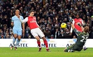 Images Dated 18th December 2011: Robin van Persie's Disallowed Goal: Manchester City vs. Arsenal (2011-12)