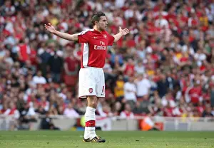 Robin van Persie's Disappointing Performance: Arsenal 1-4 Chelsea, Barclays Premier League, Emirates Stadium, 2009