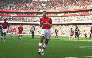 Arsenal V Newcastle United 2008-09 Prints: Robin van Persie's Epic Debut: Arsenal's 3-0 Thrashing of Newcastle (2008)