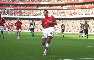 Robin van Persie's Epic Debut: Arsenal's 3:0 Thrashing of Newcastle (2008)