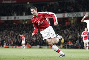 Robin van Persie's Game-Changing Goal: Arsenal vs. Tottenham, 4-4
