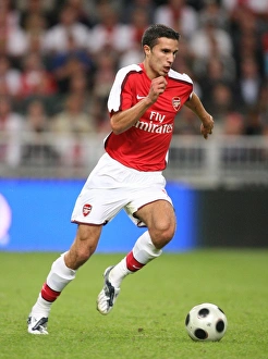 Robin van Persie's Game-Winning Performance: Arsenal's Thrilling 3-2 Victory at Amsterdam Tournament 2008