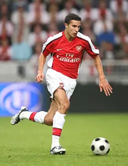 Robin van Persie's Game-Winning Performance: Thrilling 3-2 Arsenal Victory over Ajax, Amsterdam Tournament 2008