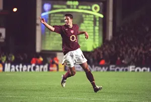 Robin van Persie's Stunner: Arsenal's 3-0 Lead Over Sparta Prague in Champions League Group B