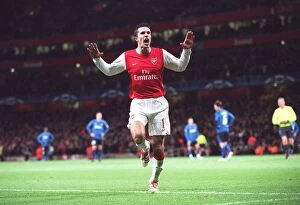 Images Dated 24th November 2006: Robin van Persie's Thriller: Arsenal's Historic First Goal in 3-1 UEFA Champions League Victory