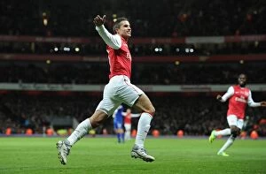 Images Dated 10th December 2011: Robin van Persie's Thrilling Goal Celebration: Arsenal's Victory Moment Against Everton