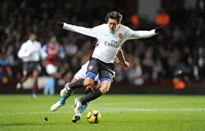 Rosicky vs. Petrov: A Battle of Midfield Maestros in the 0-0 Stalemate at Villa Park, Premier League 2010