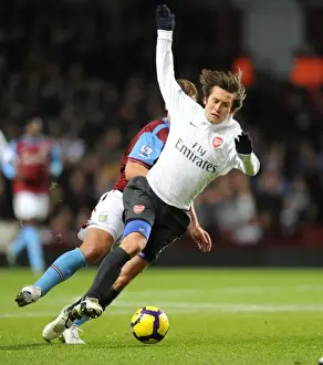 Rosicky vs. Petrov: A Midfield Masterclass at Villa Park - Arsenal vs. Aston Villa 0-0, Premier League 2010