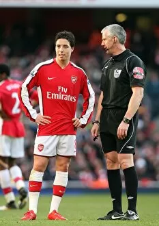 Arsenal v Burnley 2009-10 Gallery: Samir Nasri (Arsenal) chats to Referee Chris Foy. Arsenal 3: 1 Burnley. Barclays Premier League